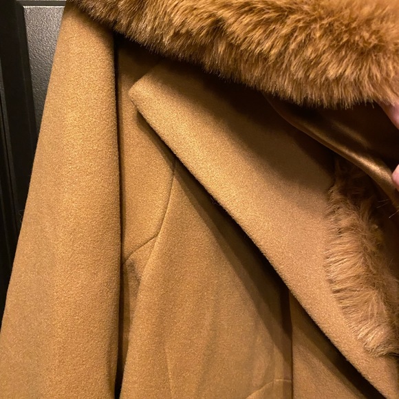 Torrid 3X Gorgeous Camel Coat with detachable faux fur collar - Picture 9 of 10